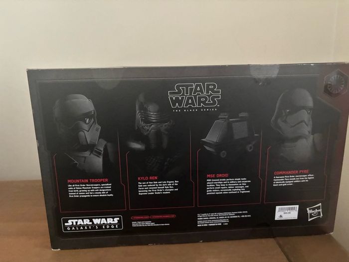 Star wars the black series first order Disney park exclusive