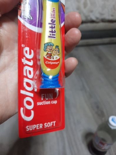 kids colgate toothbrush