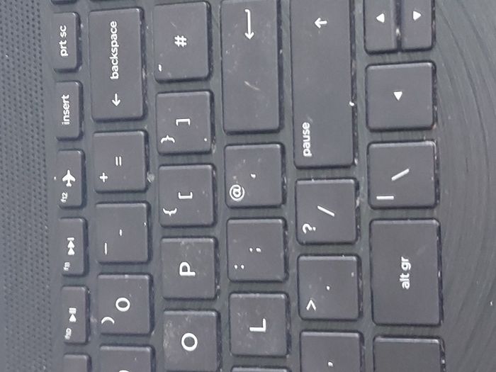 HP Laptop, TPN-W125, Intel Core i3-7100U CPU, 2.4GHz, 8GB Ram, 118GB SSD, Windows 10, Microsoft Edge, Chrome and VLC