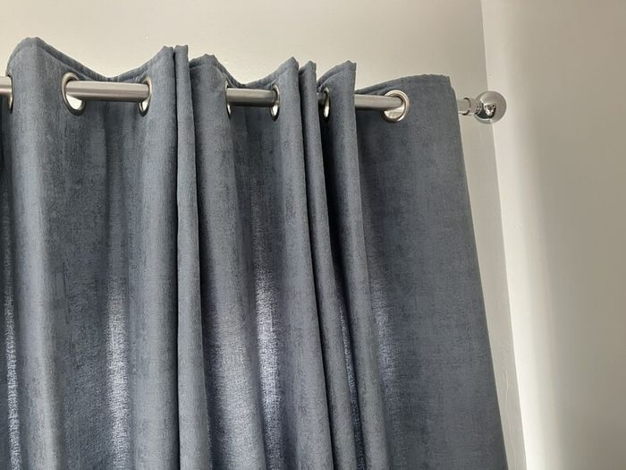 curtain Pole and curtains