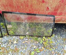 t4 transporter rear glass