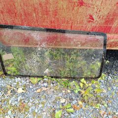 t4 transporter rear glass