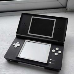 Custom Nintendo DS Lite (Slight Visual Fault)