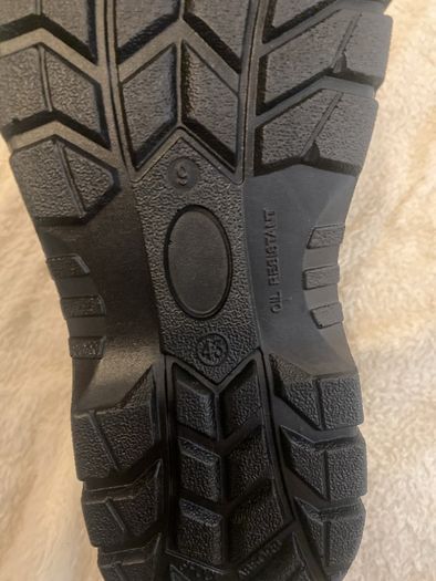 arco essentials safety boots