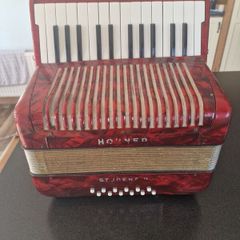 Hohner Student ii