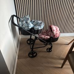 Lily & Ivy dolls pram