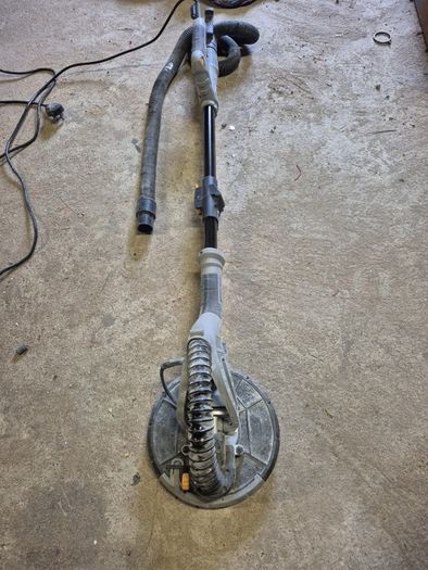 Long reach wall sander