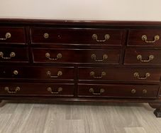 Chest of drawers Mahogany