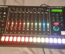 Roland TR-8s - Rythym Performance Drum Machine
