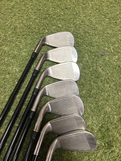 Wilson Dynapwr irons graphite