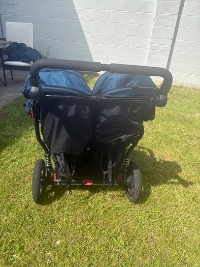 nipper out and about double buggy