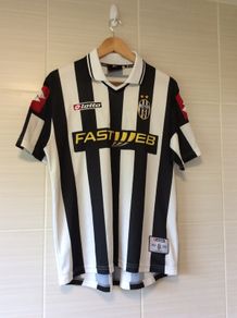 Juventus FC. Turin. Italy. Official Lotto Home Jersey Season 2001/2002. Collect In Dublin Or Receive Via Post.