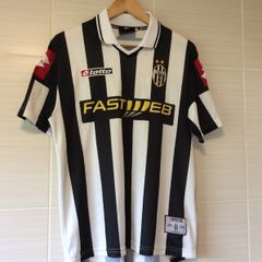 Juventus FC. Turin. Italy. Official Lotto Home Jersey Season 2001/2002. Collect In Dublin Or Receive Via Post.