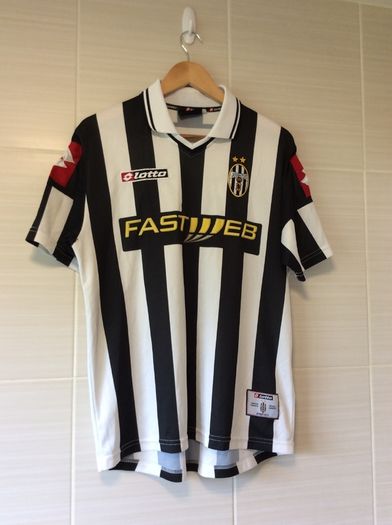 Juventus FC. Turin. Italy. Official Lotto Home Jersey Season 2001/2002. Collect In Dublin Or Receive Via Post.
