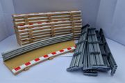 Scalextric C8224: New Radius 3 Outer Borders &amp; Barriers x12 (R3)