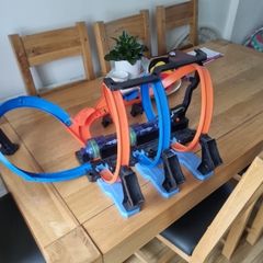 Hot wheels crash track