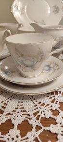 21 pcs Very pretty Vintage Royal Stuart Teaset Pale blue and pink flowers