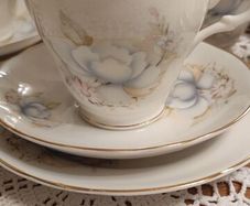 21 pcs Very pretty Vintage Royal Stuart Teaset Pale blue and pink flowers