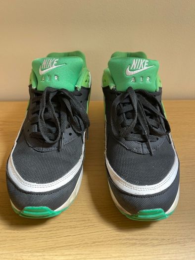 Nike Air Max men's trainers size 9,5 UK