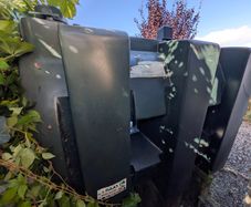 Oil tank including oil