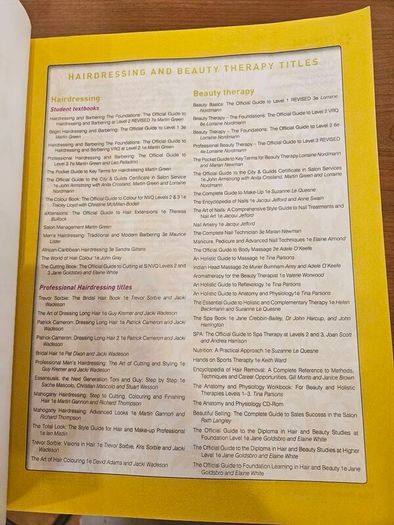 Hairdressing & Barbering The Professional Official Guide To Level 3. Large Volume Paperback In Good Condition.  See Photos For Same.