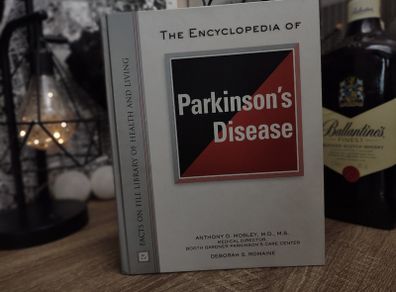 The Encyclopedia of Parkinson's Disease ! Hardcover ! 2004 ! by Facts on File !