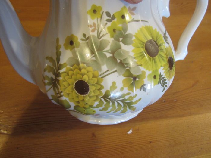 Vintage myott daisy T pot