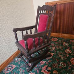 Antique 20th century Spindle Rocking chair
