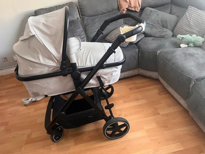 Baby travel system and baby rocker (collection only)
