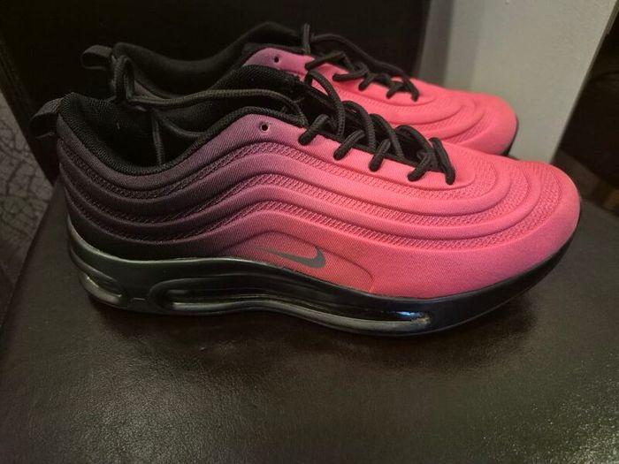 Nike Air Max Portal trainers pink