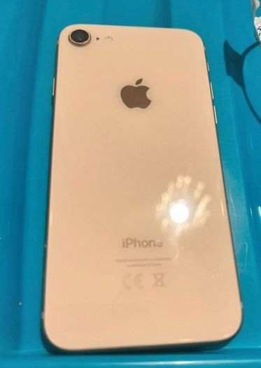 iPhone 8 - read ad