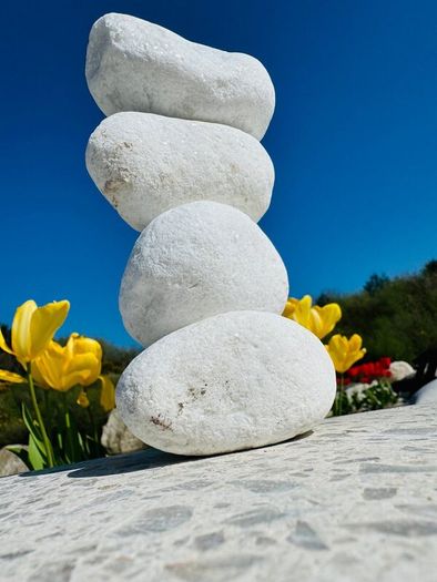 Plum slate boulders rocks chippings pebbles