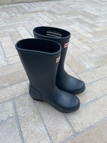 dark blue hunter wellington boots