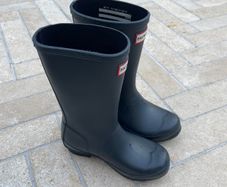 dark blue hunter wellington boots