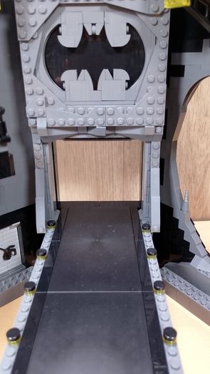 LEGO 76252 Batcave - Shadow Box