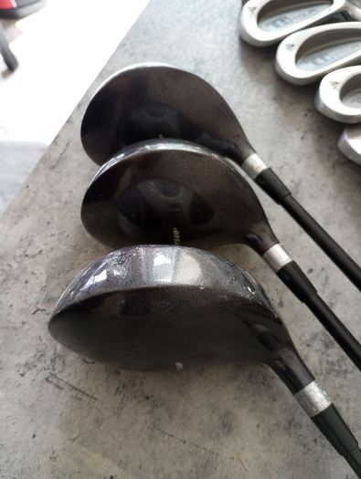 Dunlop golf clubs. Right handed clubs