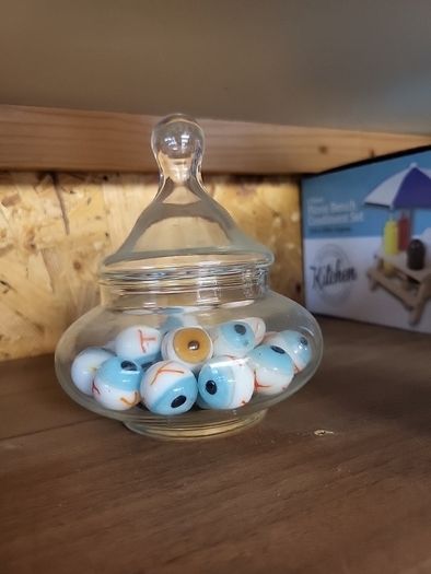 Pair of glass eyes