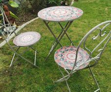 outdoor table and chairs