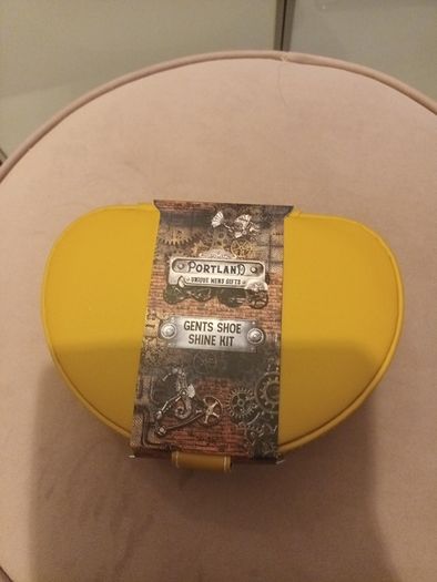 Gents shoe shine kit