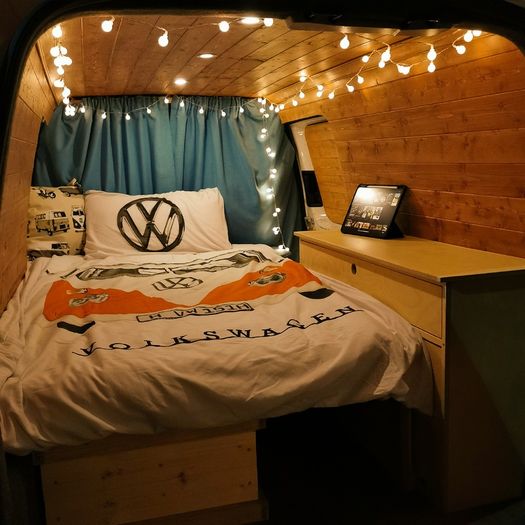 Cosy Volkswagen Caddy Maxi Camper