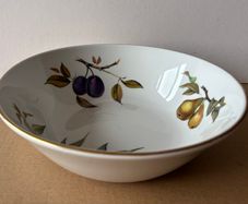 Vintage Serving Bowl Royal Worcester Porcelain for Fruit / Salad etc.