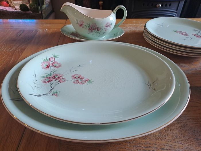 16 piece Alfred Meakin dinnerset