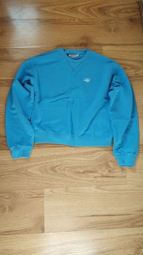 Women's sweatshirt