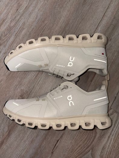 On cloud 6 waterproof mens trainers UK9 EU43 Brand new