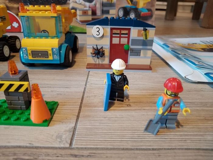 Lego City 60391Construction Trucks and Wrecking Ball Crane Complete