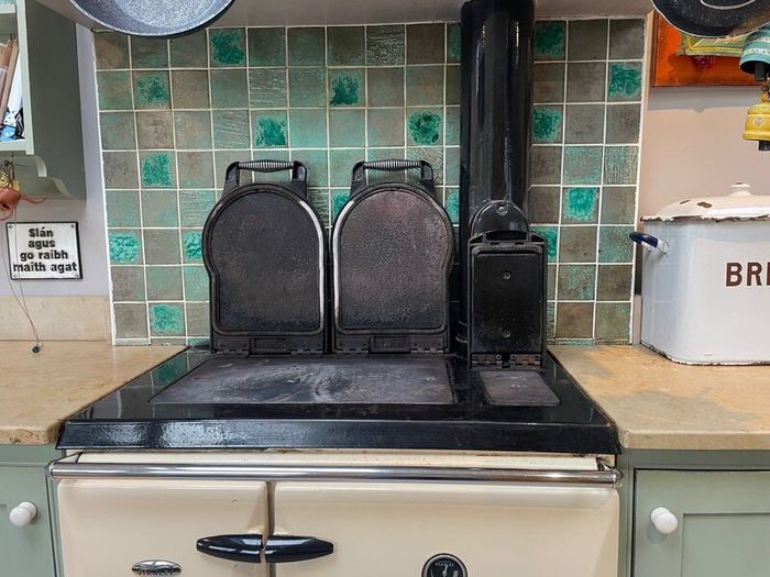 Waterford Stanley Brandon oil fired range cooker