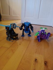 Batman and Joker bundle - Battling robots and Batcopter with Pilot - Imaginext