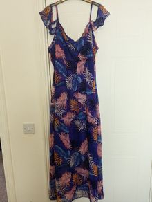 Perfect for Summer. beautiful New Look maxi dress