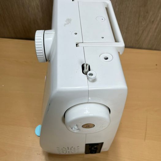 TOYOTA SE14 RS2000 Electrical Foot Pedal Operated Sewing Machine - Incomplete
