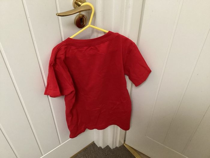 T-shirt size youth M